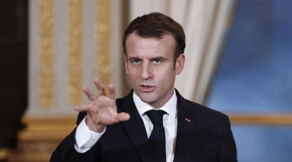 Pourquoi Emmanuel Macron pourrait utilement appeler les Français à se jeter sur les soldes