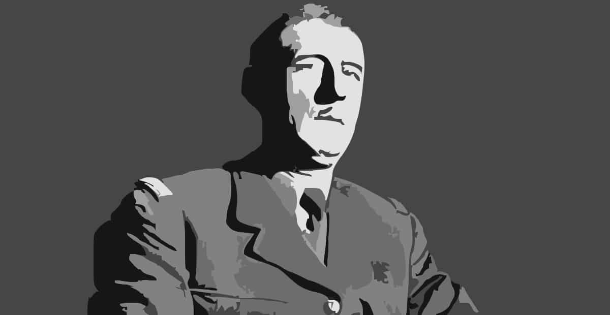  Emmanuel Macron appelle le Général de Gaulle